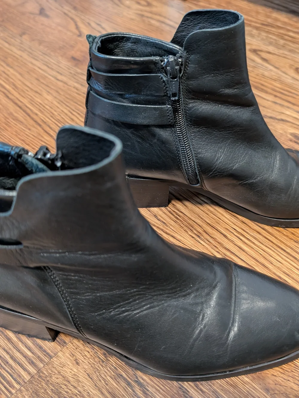 Minelli sleek black